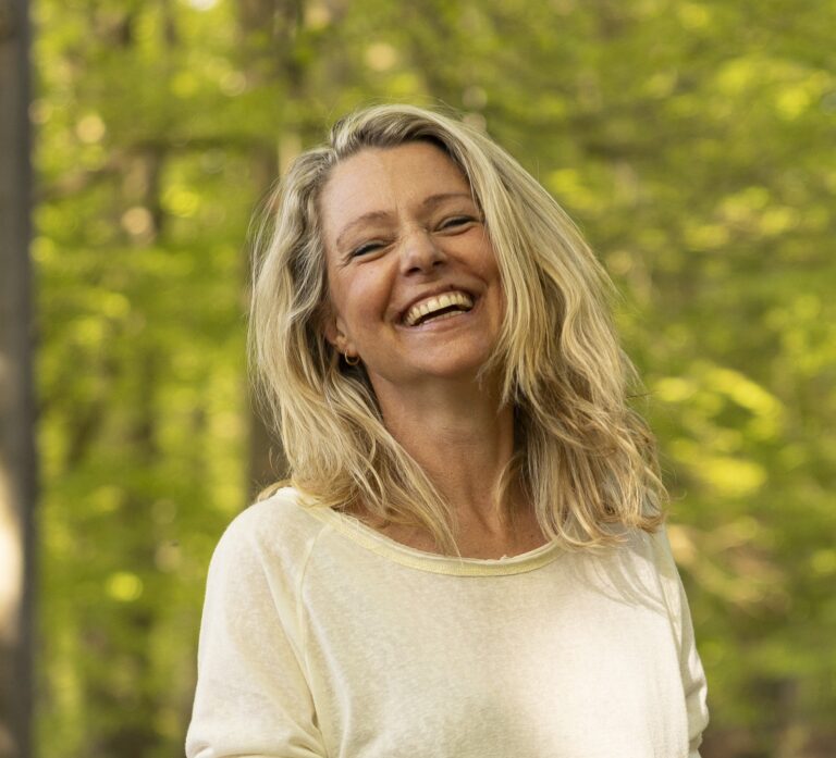 Sofie Henriksen griner når hun bruger børnelogik til at tydeliggøre sine pointer